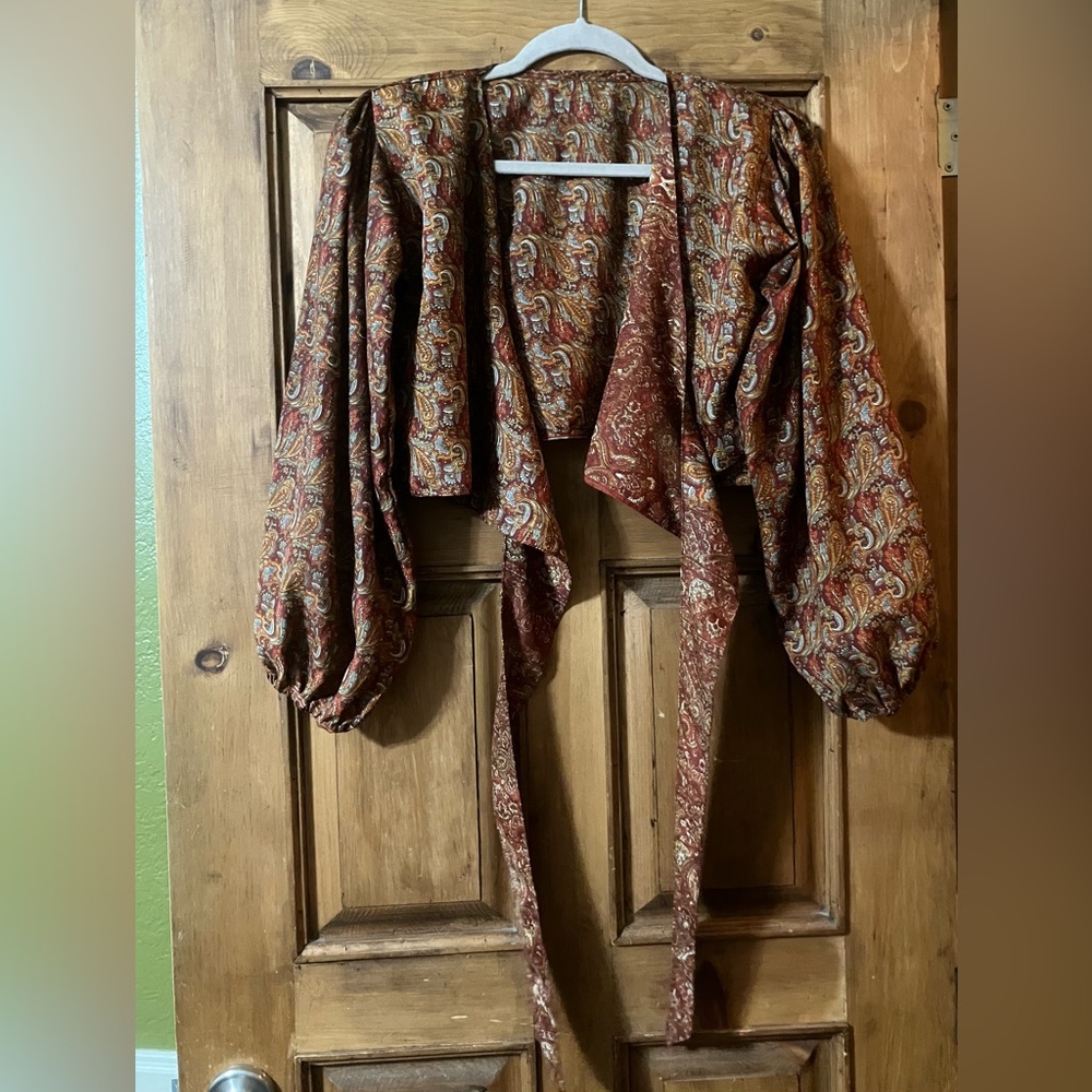 Paisley Patterned Tie-Front Blouse & Flowy Bottoms-Must Go!